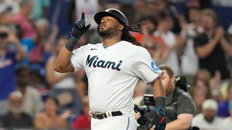 Berti homers twice in 6-1 win as Marlins prevent Brewers from clinching NL Central